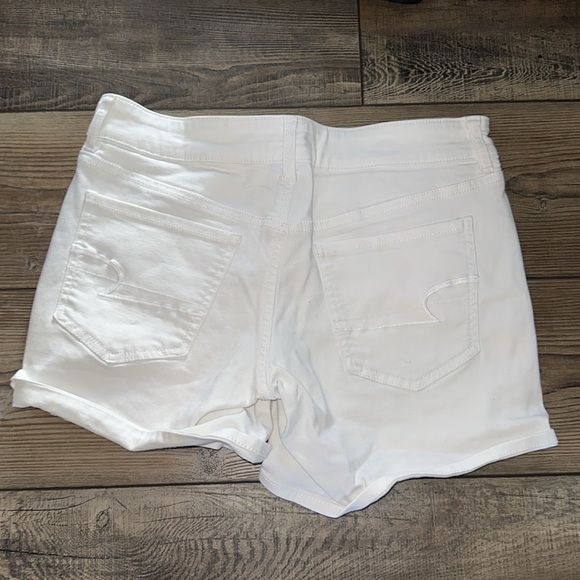 American Eagle white shorts - Picture 2 of 3